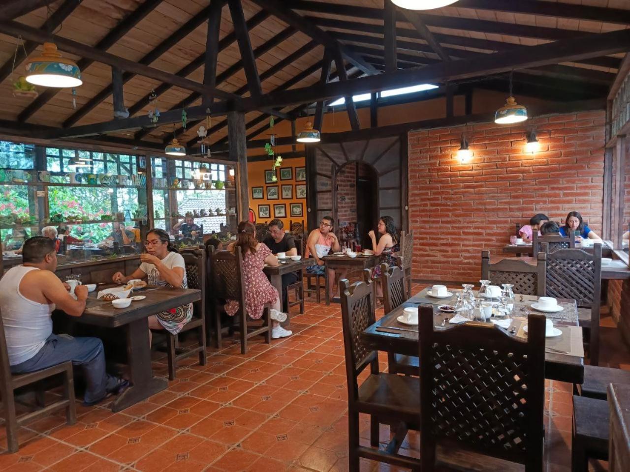 Hosteria Sapos Y Ranas Milpe Екстер'єр фото